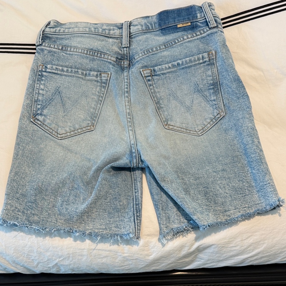 MOTHER The Tripper Cutoff Fray Faded Blue Denim Shorts Size 25